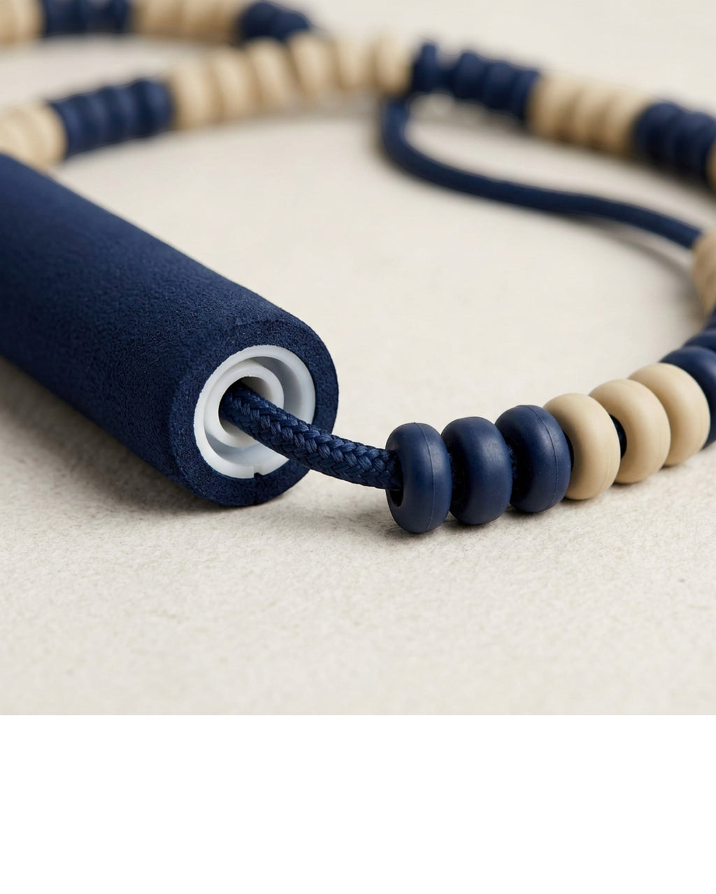 Tirgo 52 Bead Segmented Jump Rope 2.8 m Navy Sand - Detail view